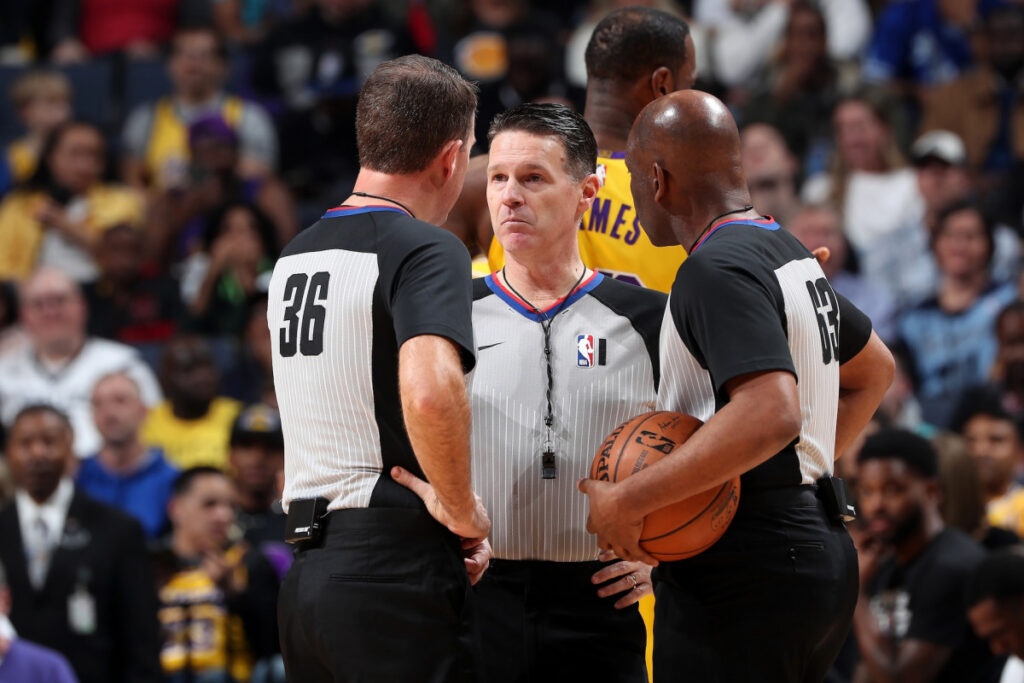 Berapa Bayaran Wasit NBA sang Penentu Hasil Pertandingan?