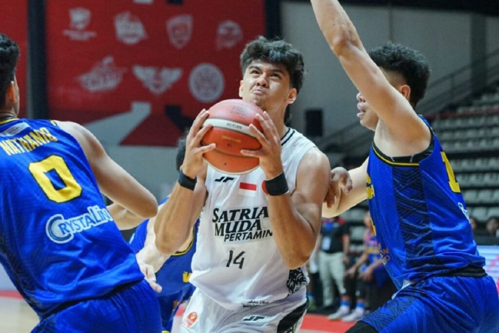 Satria Muda Pertamina Jakarta Sapu Bersih Grup A IBL 2025: Dominasi Tanpa Tanding